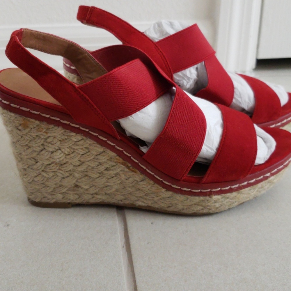 Shoes - Picture 2 of 5